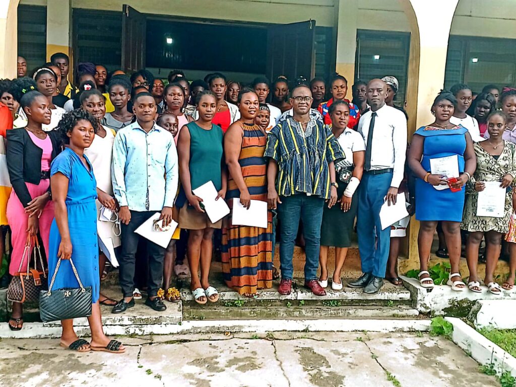 MP,DCE OFFER SCHOLARSHIPS TO 100 STUDENTS IN BIBIANI-ANWIANSO- BEKWAI MUNICIPALITY: